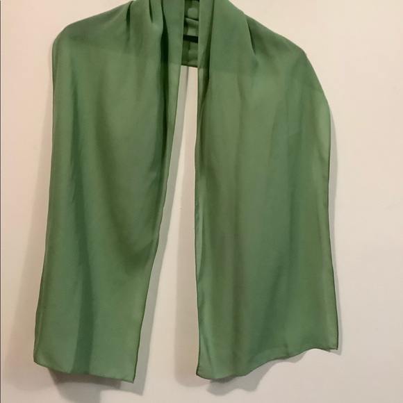 Women Short Green Dress With Matching Shawl. Size 4. - Picture 11 of 11